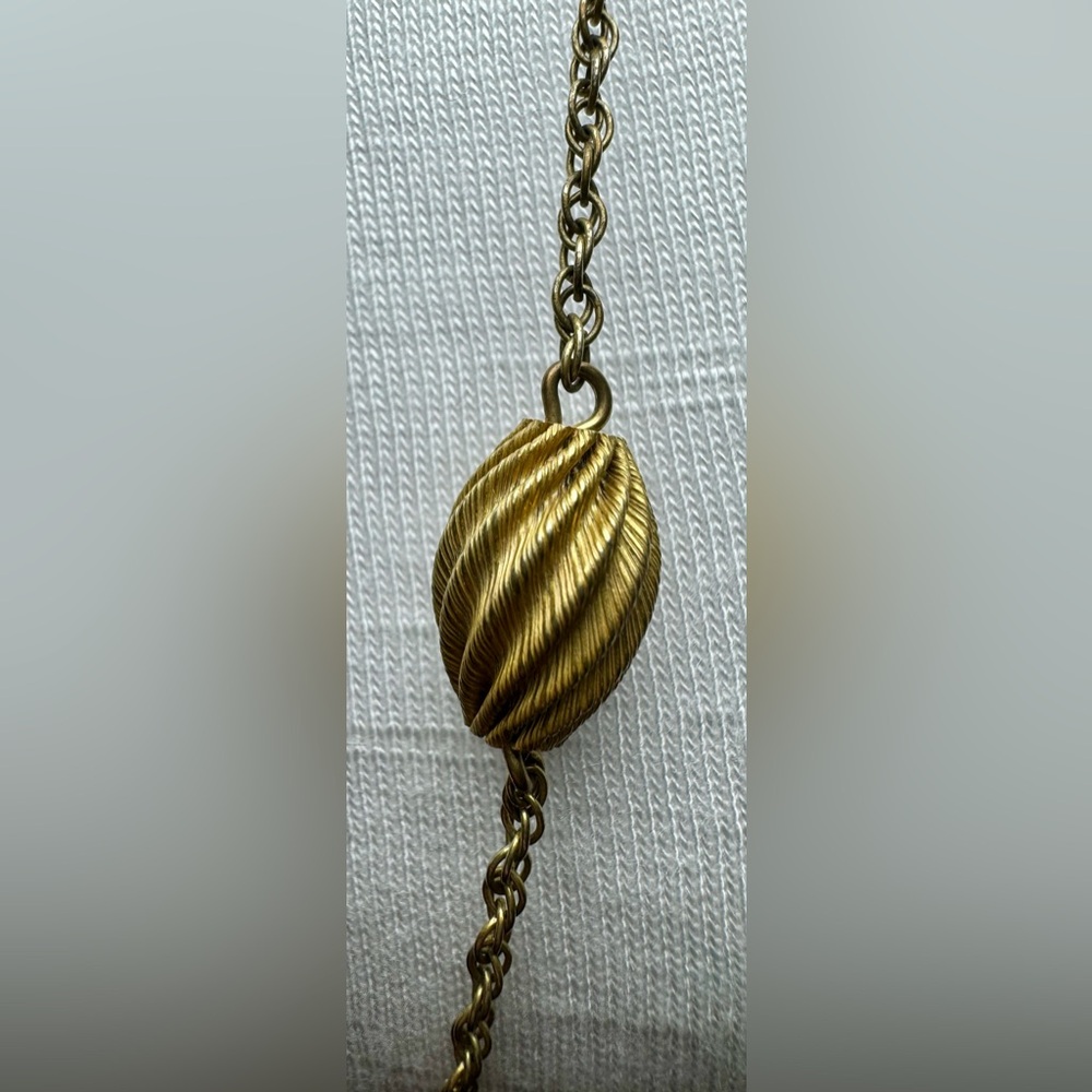RARE!! Miriam Haskell Gold-tone Necklace with Gold-tone Twisted Barrel Beads - Picture 4 of 11